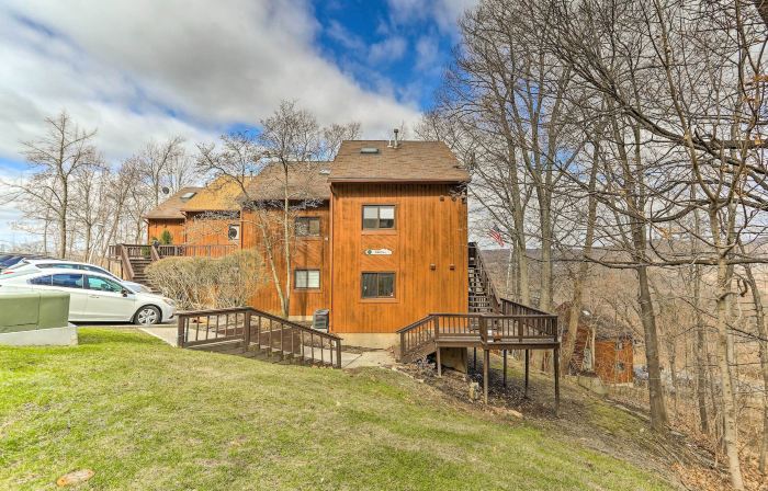 Mountain Creek Condo w/ Grill: Walk to Lifts!