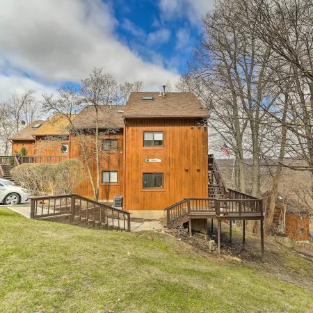 Mountain Creek Condo w/ Grill: Walk to Lifts!