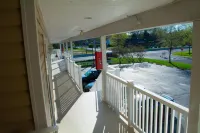 At 9 Motel Hotels in Lakewood