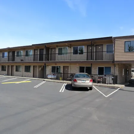 Silver Sands Motel