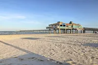Corpus Christi Condo - Walk to Whitecap Beach!