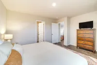 14 Mi to Tulsa: Home w/ Patio in Broken Arrow - Homestays