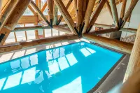 Grand Ely Lodge - Pool