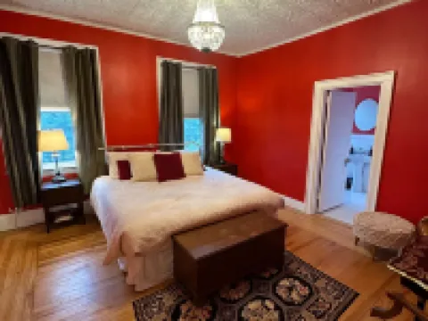Hillholm Estate Hotels in Kingfield