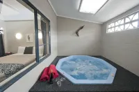 Sport of Kings Motel - spa