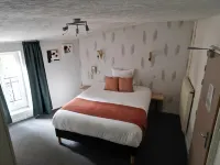 Contact Hôtel les Platanes Villeneuve Sur Lot Centre Hotels in Pujols