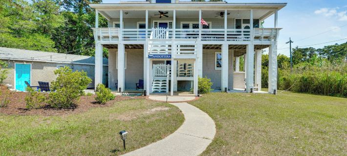 Hot Tub & Bay Views: Outer Banks Home Hotels in Dare County