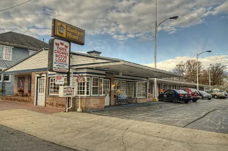 Budget Host Three Crowns Motor Lodge