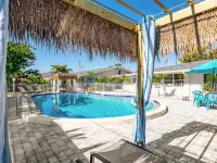 Latitude 26 Waterfront Boutique Resort - Fort Myers Beach Hotels in Fort Myers Beach