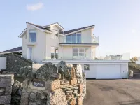 Bryniau Hotels in Trearddur