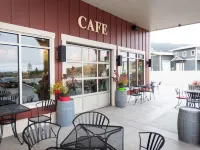 Hillcrest Farm Market B&B Hotels near Black Mountain