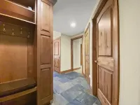 12 C Powder Run 2臥室公寓 by RedAwning