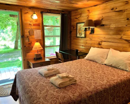 Pine Crest Motel & Cabins Hotels in Orleans County