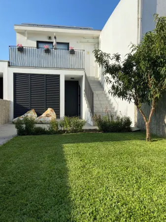 Botica Guesthouse Отели в г. Эшпинью