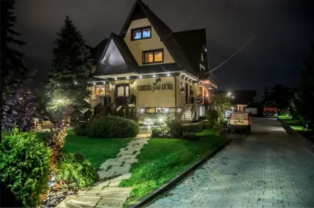 OBERŻA Pod RÓŻĄ Restauracja, Sauny, Jacuzzi Отели рядом с достопримечательностью «Pieniny»