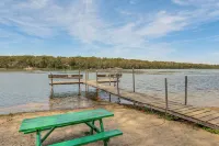 Charming Cottage: Steps to Lake Wandawega! - 2-Star