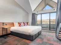 Banjo Paterson Inn - balcony