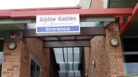 Alpine Gables - parking