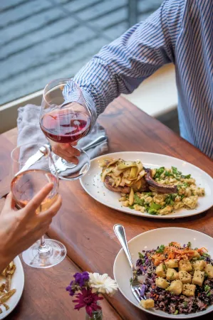 Hanford House Inn Отели в г. Саттер Крик