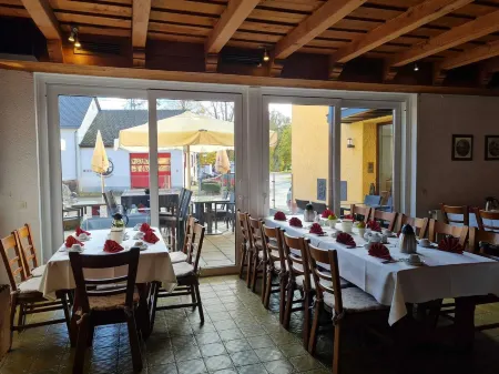 Alte Dorfschänke Отели в г. Бад-Бертрих