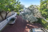 Duval House - Parkering
