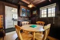 Walk to Beach: Catalina Gem w/ Deck! - balcony