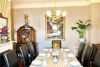 Balmoral House Bed & Breakfast - Bed and Breakfasts