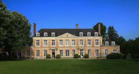 Château de la Giraudière Отели в г. Линьи-ле-Рибо