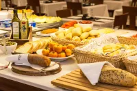 Hotel Almudaina - breakfast