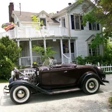 Martha's Vineyard Bed & Breakfast Отели в г. Каско Тауншип