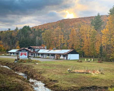 Gore Mountain Lodge Hotels in Johnsburg
