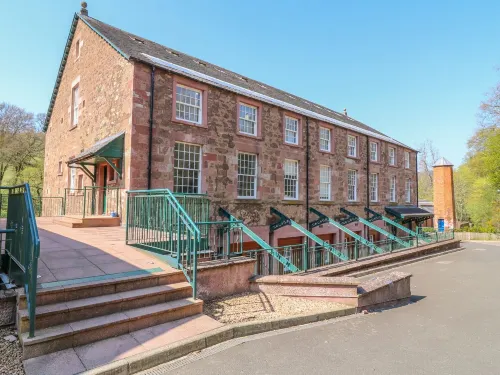 12 Keathbank Court - Apartments