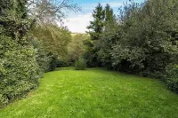 Summer Cottage Hotels in Chillington