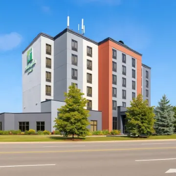 Holiday Inn & Suites MISSISSAUGA WEST - MEADOWVALE by IHG Hotels near Lisgar