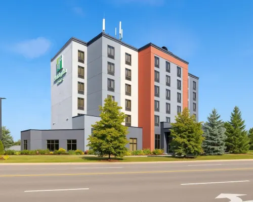 Holiday Inn & Suites MISSISSAUGA WEST - MEADOWVALE by IHG Hotels near Lisgar