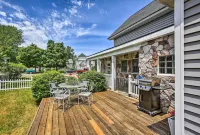 Elegant Stone Cottage Steps to Crystal Lake Beach - 3-Sterne