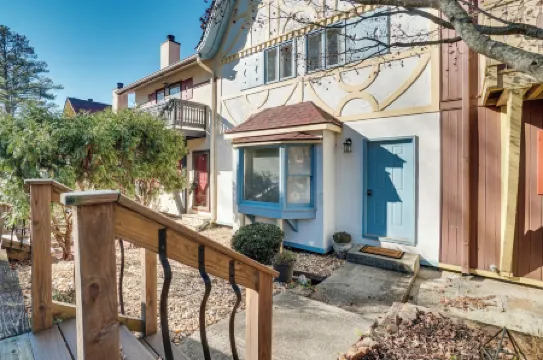 Bright Helen Cottage Walk to Town!