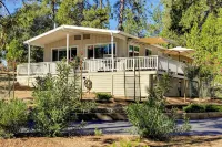 Groveland Vacation Rental w/ Private Deck & Grill!