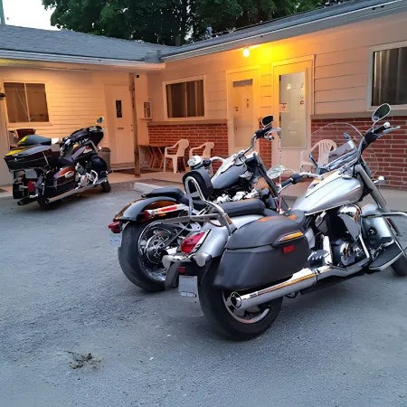 Three Island Motel
