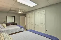 'The B Haus' Lakefront Retreat w/ Boat Ramp! - Parking