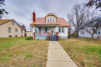 Walk to Civic Center! Lovely Lebanon Home