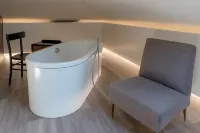 Up Hotel
