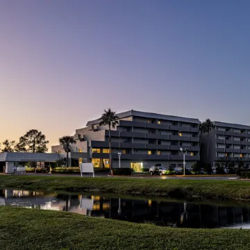 Palazzo Lakeside Hotel Отели рядом с достопримечательностью «Аквапарк Тайфун-Лагун»