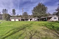 Cozy Home w/ Patio Near Yosemite National Park! - Pet friendly