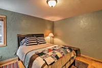 Walk to Town & Coast: Anchorage Condo w/ Fireplace - Merinäköala