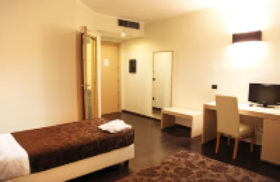 美夢機場酒店 聖歐費米亞拉默齊亞酒店