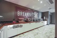 Premier Inn Karlsruhe City am Wasserturm - breakfast