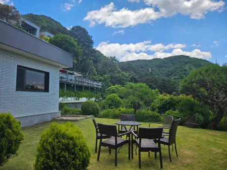 Bluehill Pension Отели в г. Янпхён