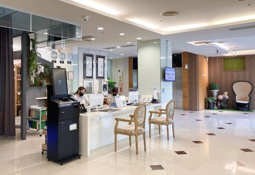 가든 에듀케이션 컬쳐 호텔 로비