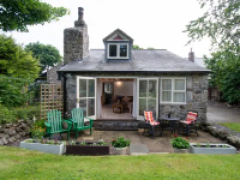 The Cottage Hotels in 